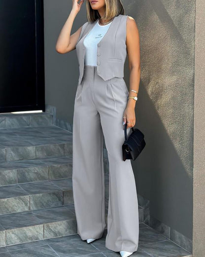 veste sans manches et pantalon large